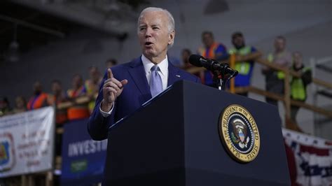 Biden heads to Philadelphia for firefighters and fundraising